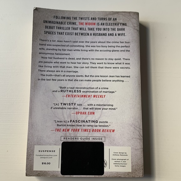 The Widow by Fiona Burton - Picture 2 of 3